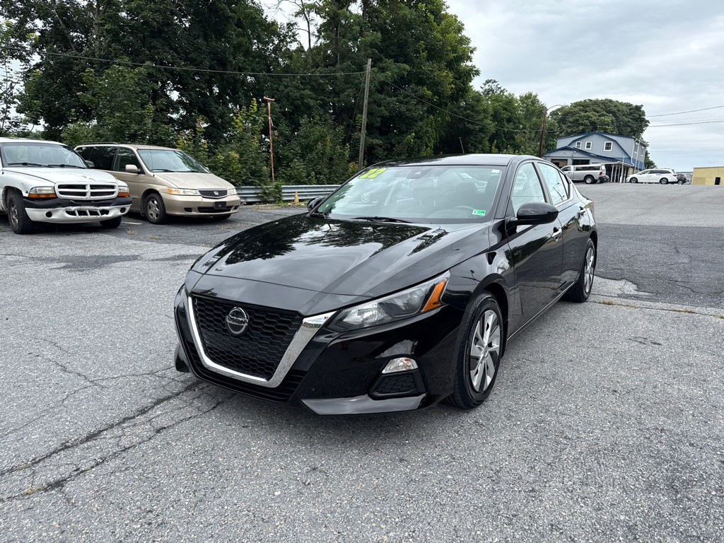 2022 Nissan Altima Image 1