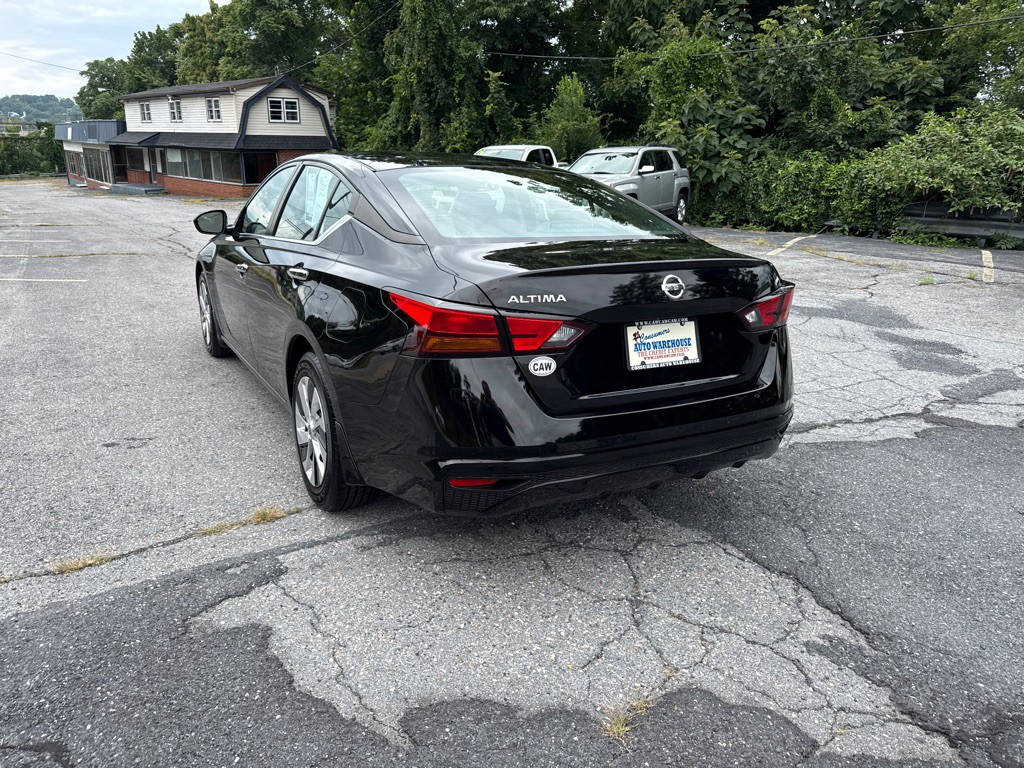2022 Nissan Altima Image 4