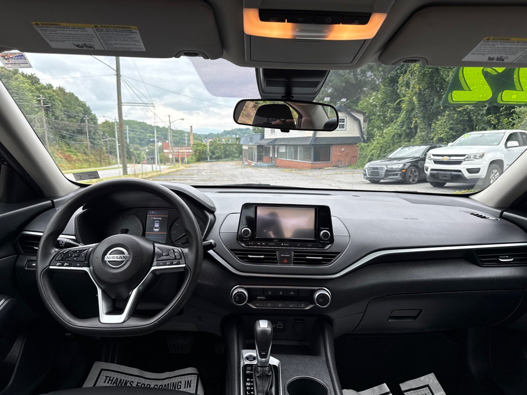 2022 Nissan Altima Image 11