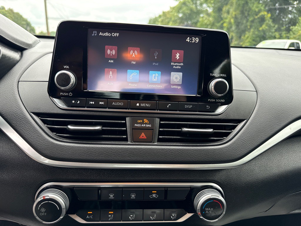 2022 Nissan Altima Image 12