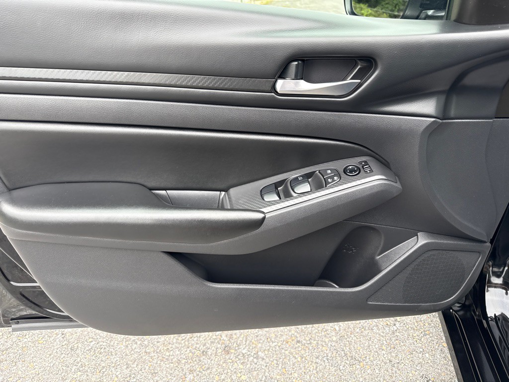 2022 Nissan Altima Image 17