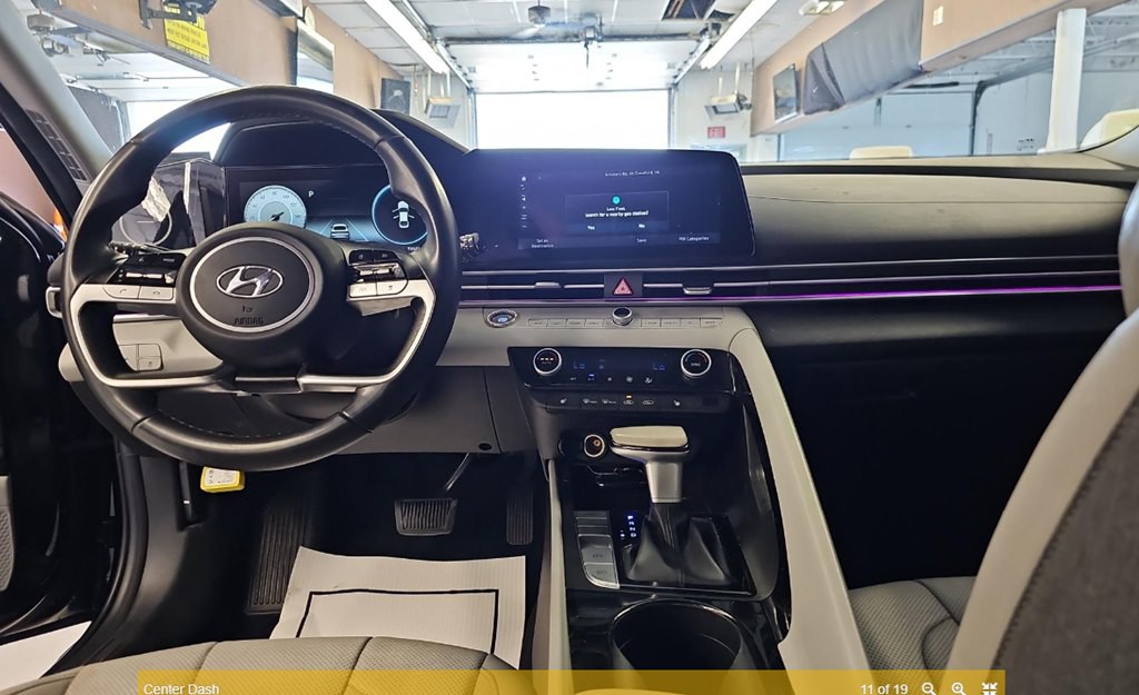 2021 Hyundai Elantra Image 3