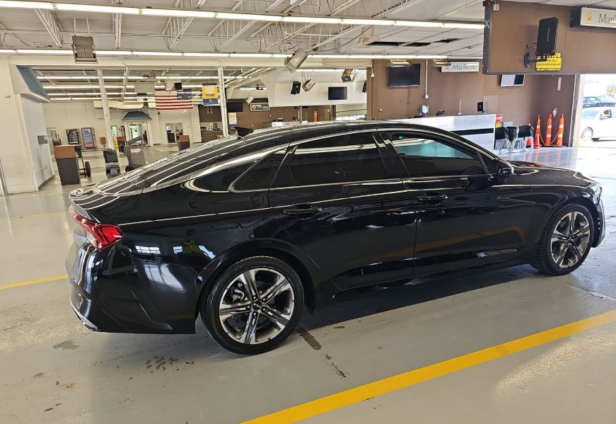 2022 Kia K5 Image 2