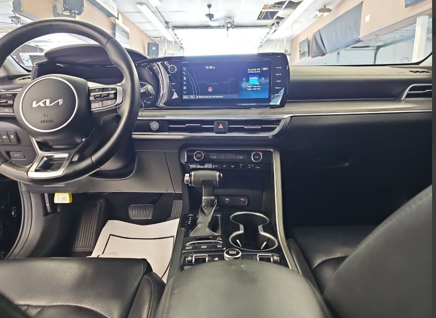 2022 Kia K5 Image 3