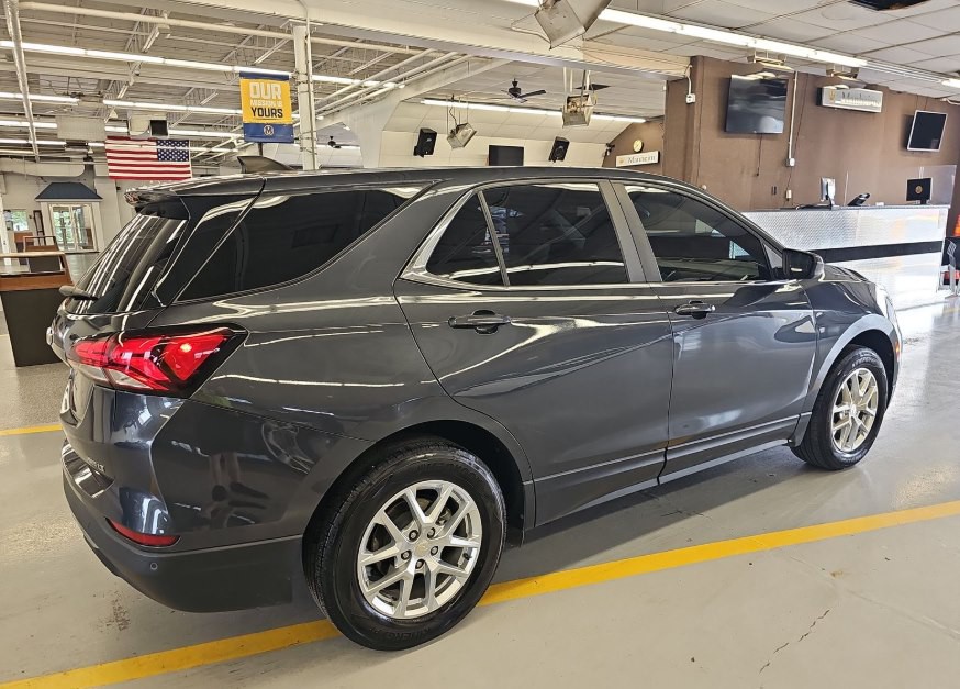 2022 Chevrolet Equinox Image 2
