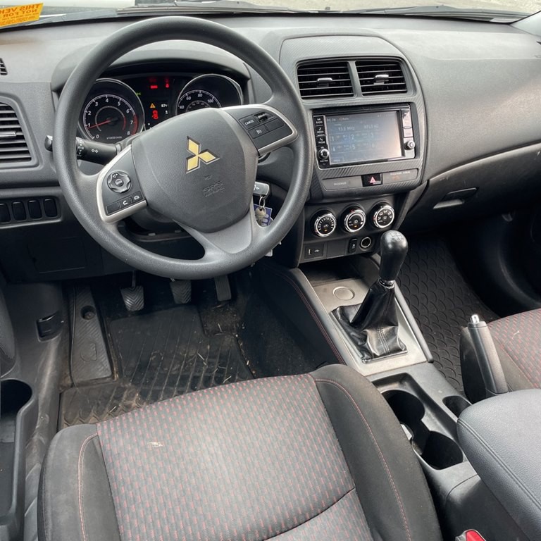 2018 Mitsubishi Outlander Image 3