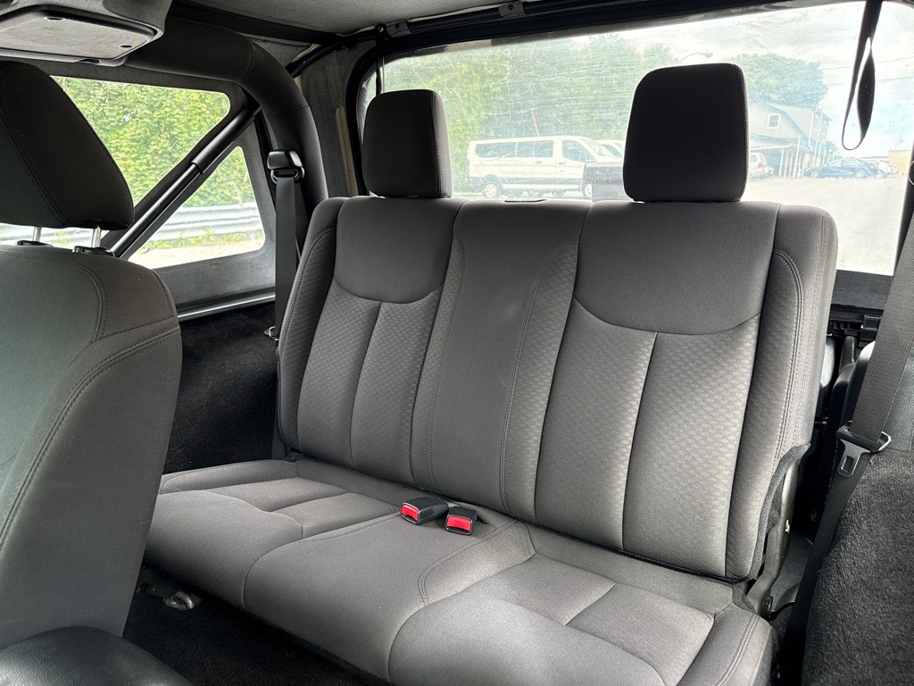 2016 Jeep Wrangler Image 6