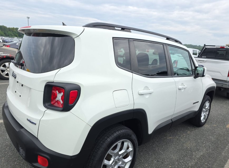 2017 Jeep Renegade Image 3