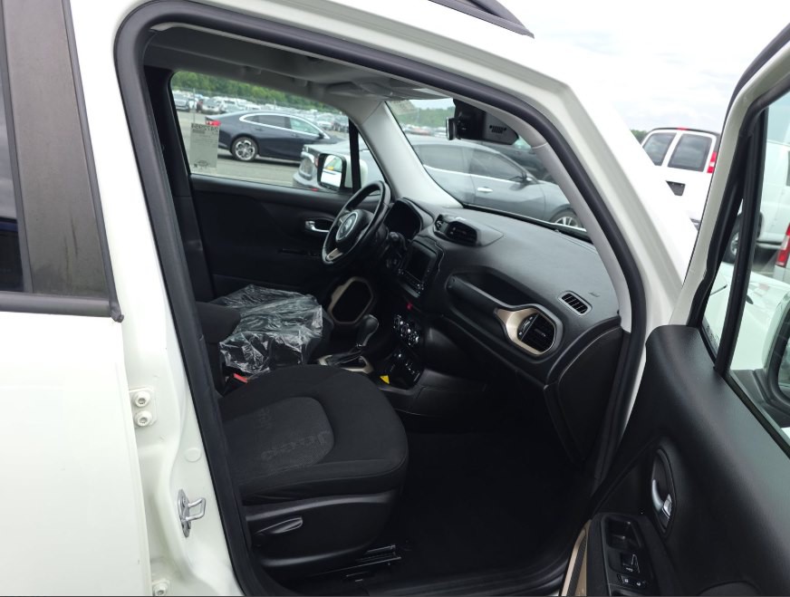 2017 Jeep Renegade Image 4