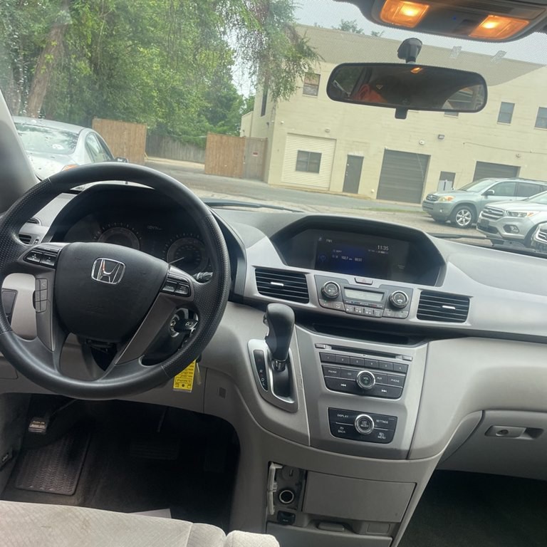 2014 Honda Odyssey Image 3