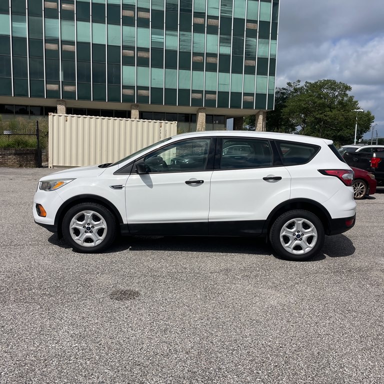 2017 Ford Escape Image 2
