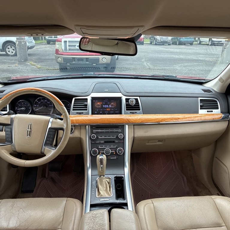2010 Lincoln MKS Image 3