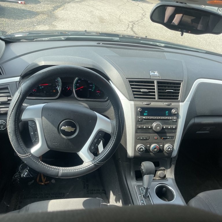 2009 Chevrolet Traverse Image 3