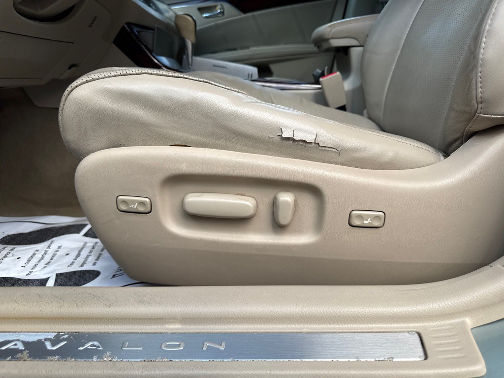 2009 Toyota Avalon Image 20