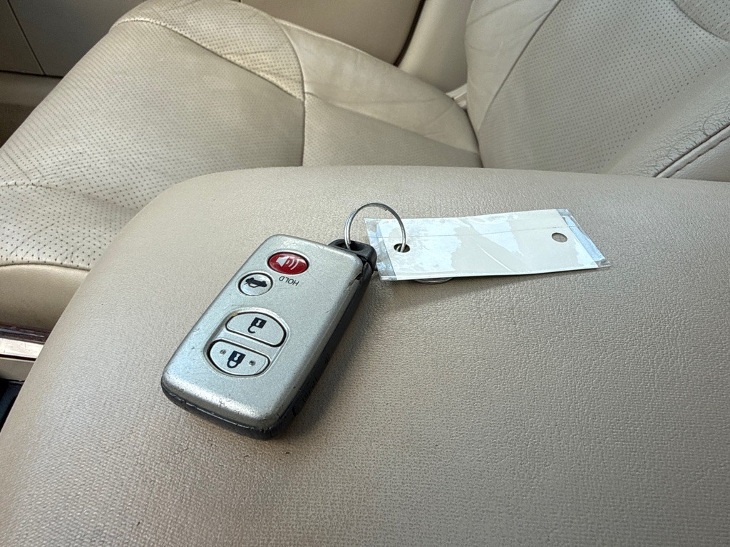 2009 Toyota Avalon Image 22