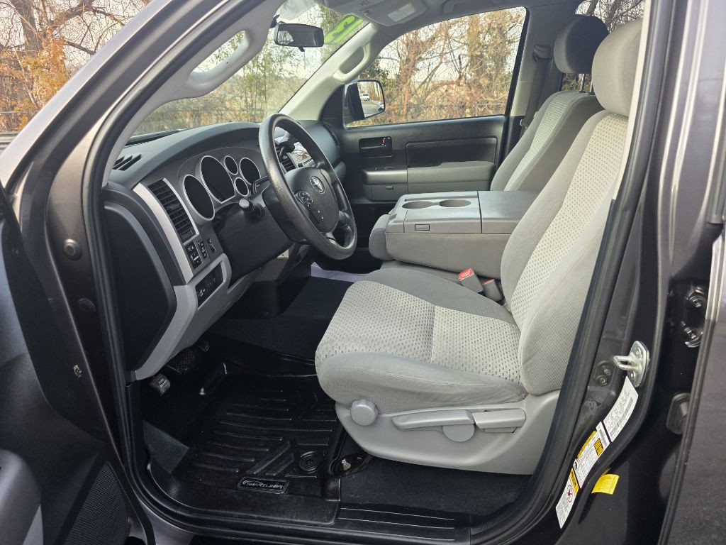 2013 Toyota Tundra Image 2