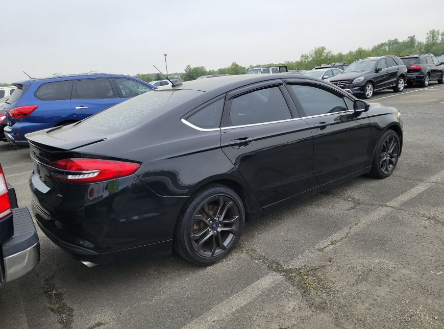 2018 Ford Fusion Image 2