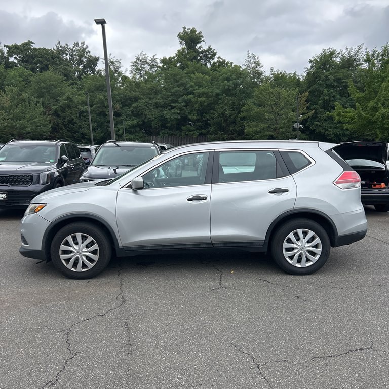 2016 Nissan Rogue Image 2