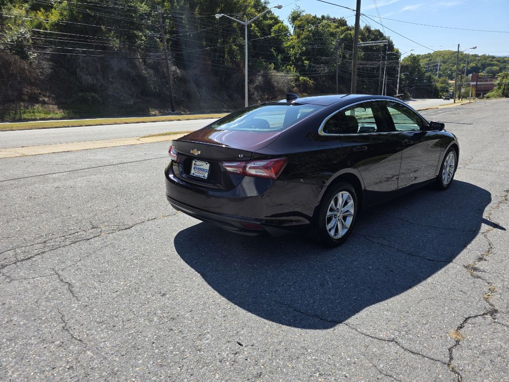 2021 Chevrolet Malibu Image 3