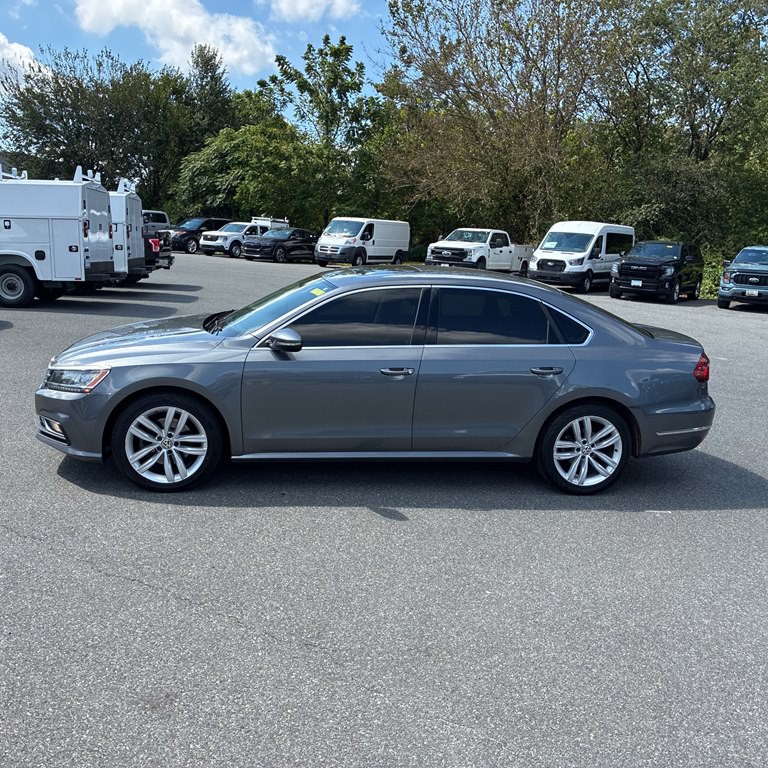 2018 Volkswagen Passat Image 2