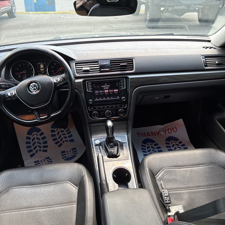 2018 Volkswagen Passat Image 3