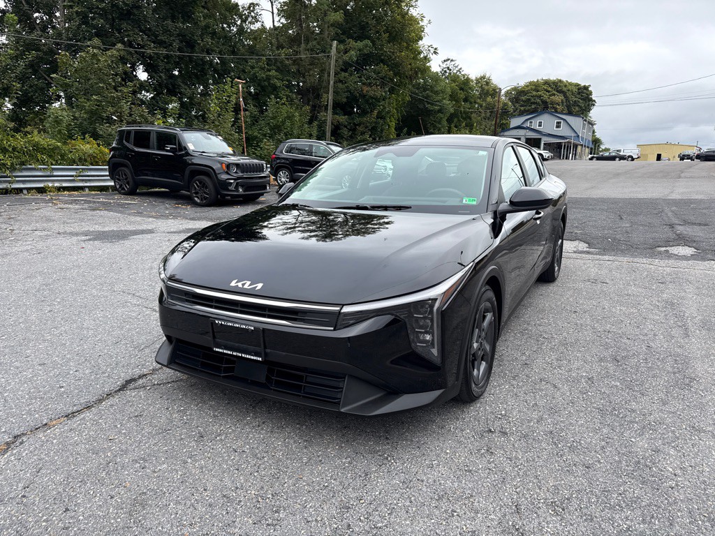 2025 Kia K4 Image 1