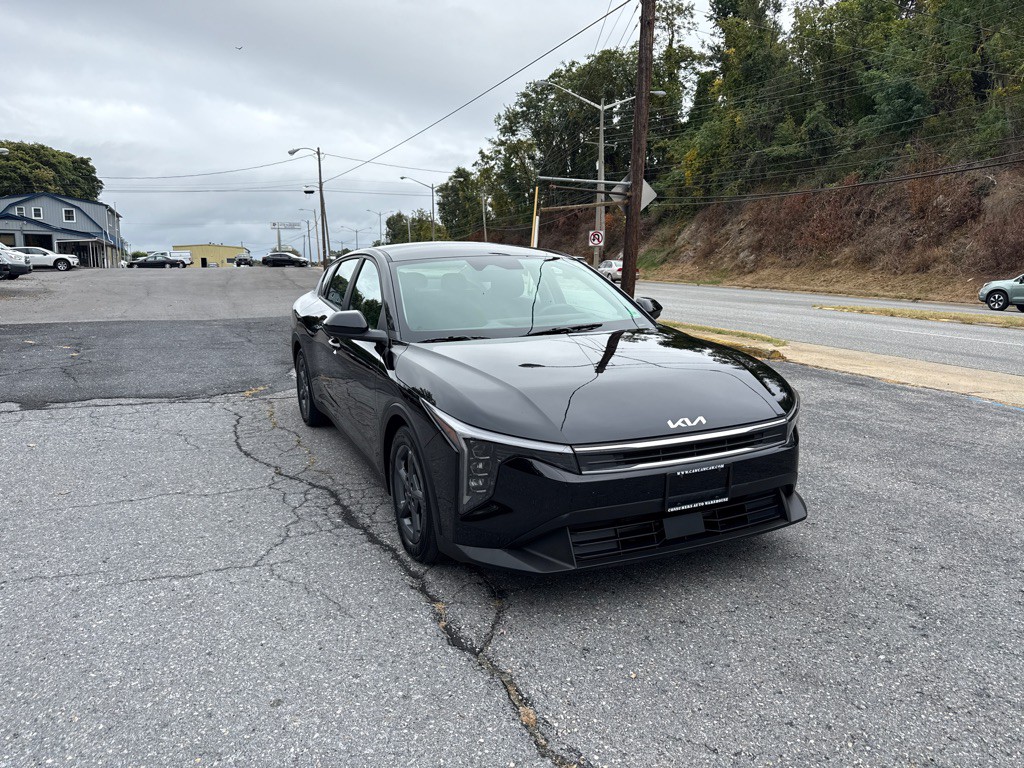 2025 Kia K4 Image 2