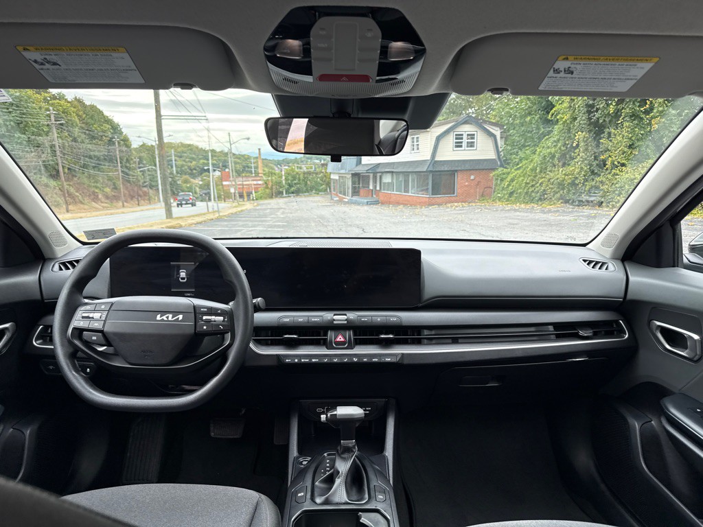 2025 Kia K4 Image 11