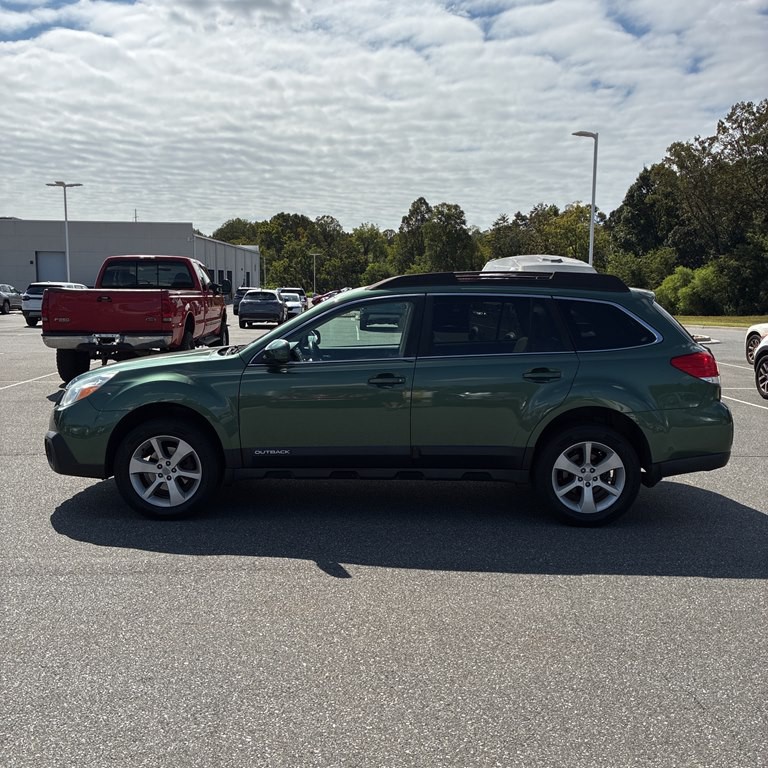 2014 Subaru Outback Image 2