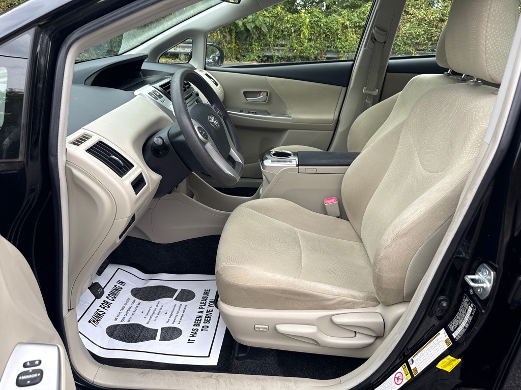 2012 Toyota Prius Image 5