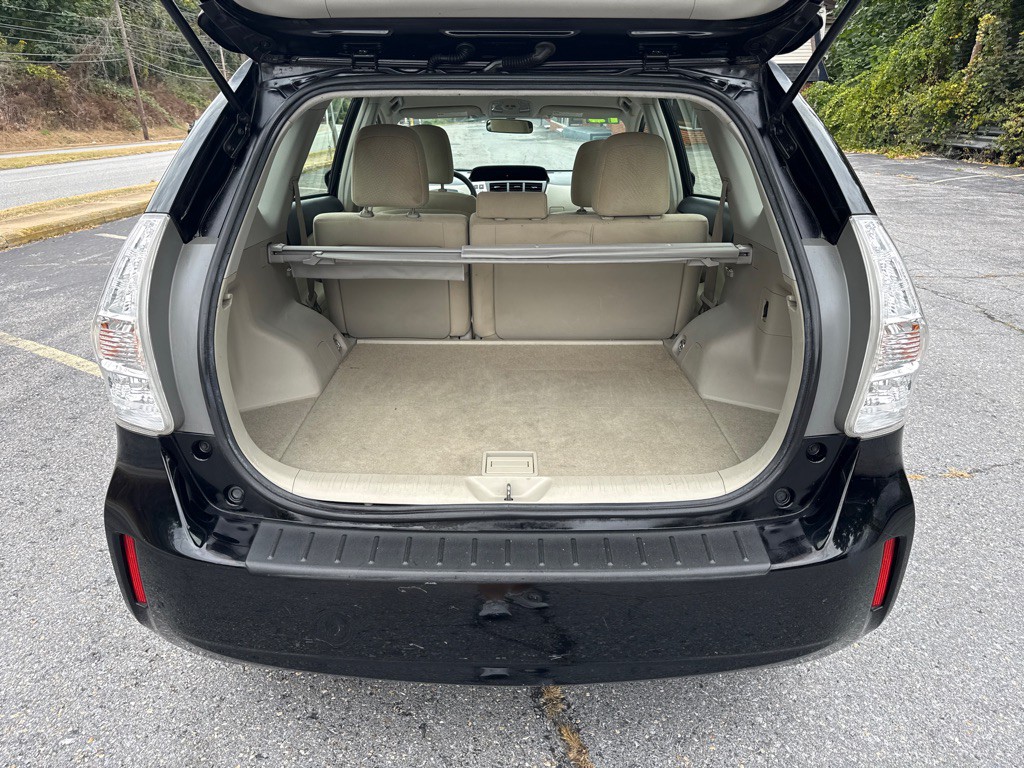2012 Toyota Prius Image 9