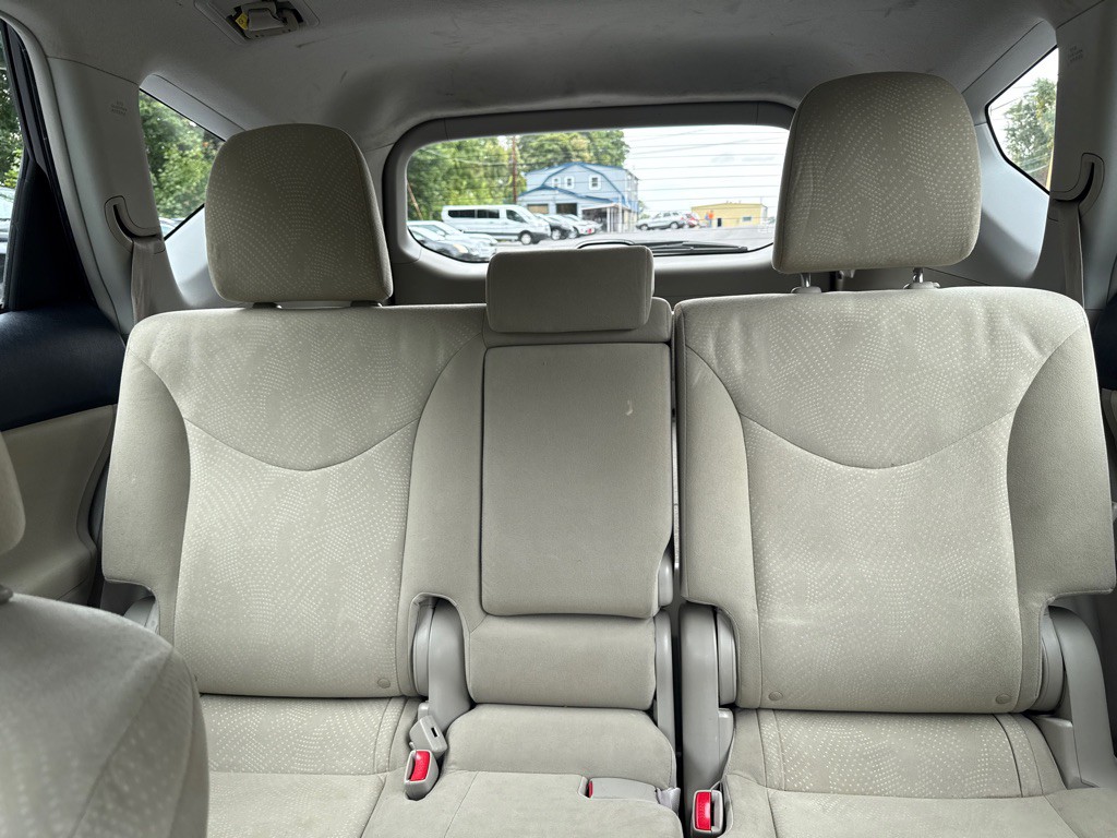 2012 Toyota Prius Image 12