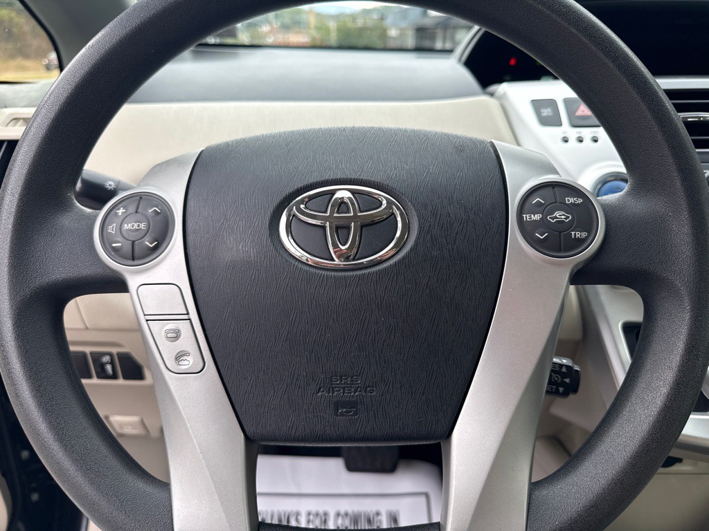 2012 Toyota Prius Image 16