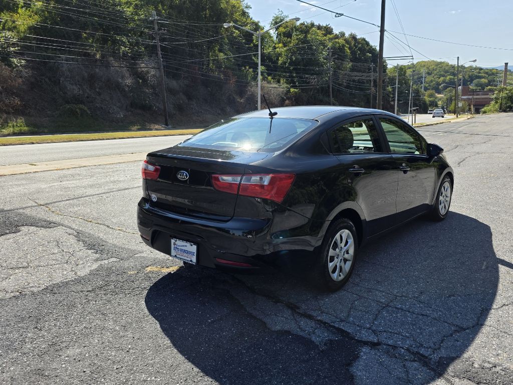 2015 Kia Rio Image 3