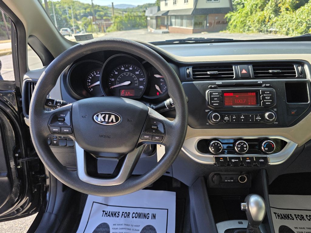 2015 Kia Rio Image 7
