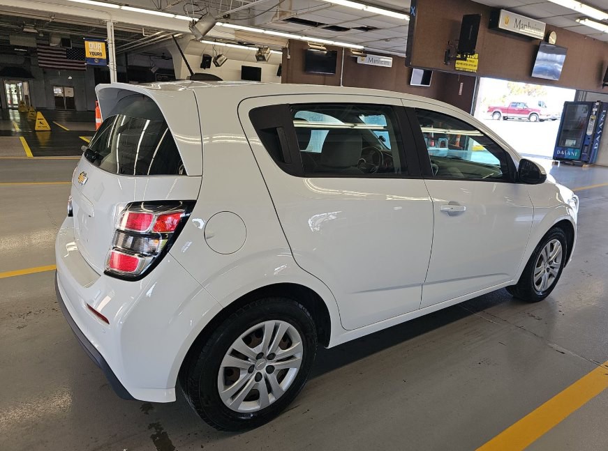 2020 Chevrolet Sonic Image 2