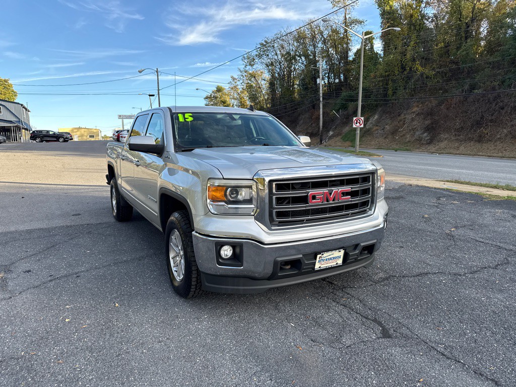 2015 GMC Sierra Image 2