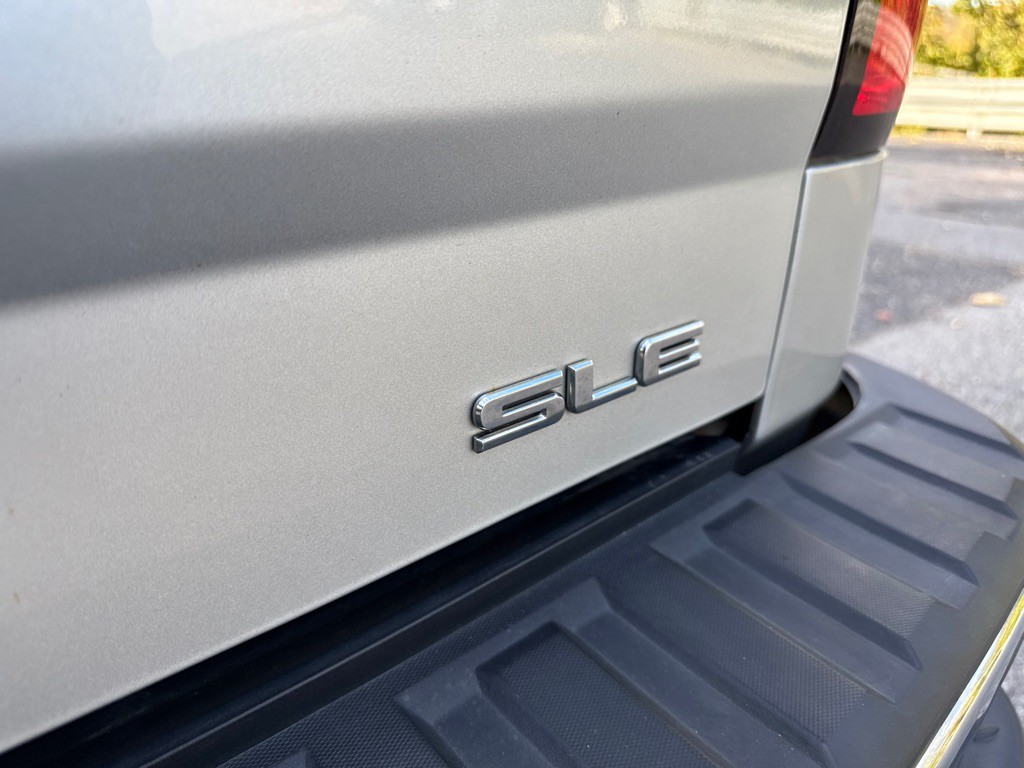 2015 GMC Sierra Image 11