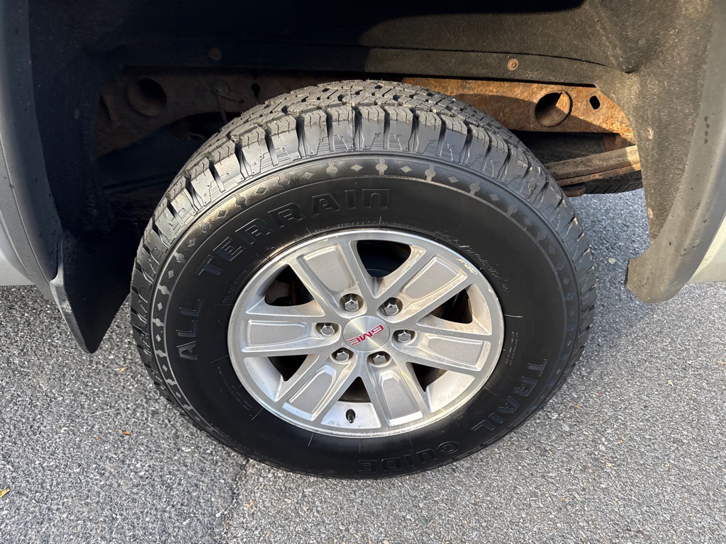 2015 GMC Sierra Image 12