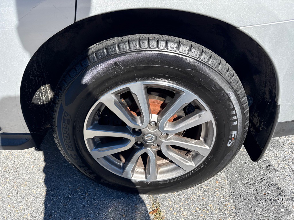 2014 Nissan Pathfinder Image 10