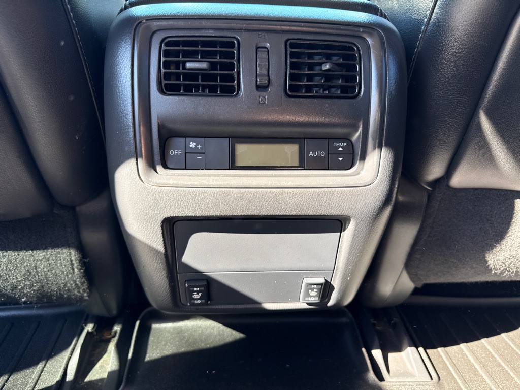 2014 Nissan Pathfinder Image 12