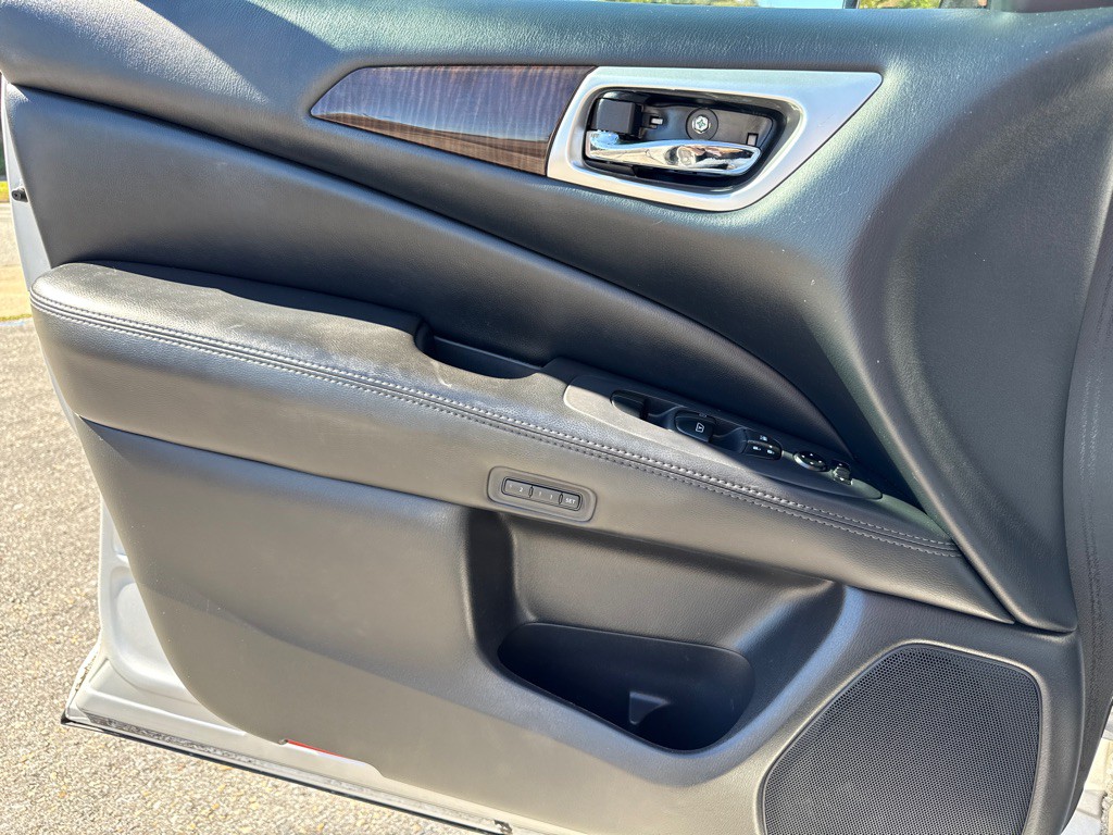 2014 Nissan Pathfinder Image 22