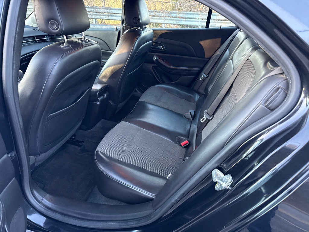 2013 Chevrolet Malibu Image 6