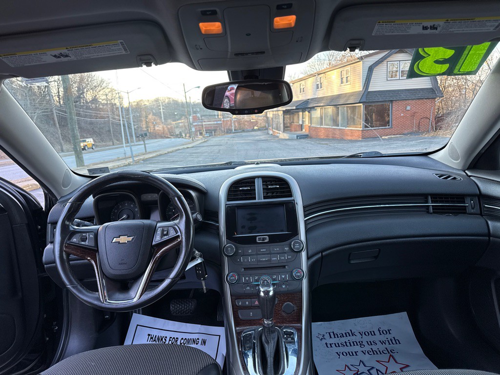 2013 Chevrolet Malibu Image 11