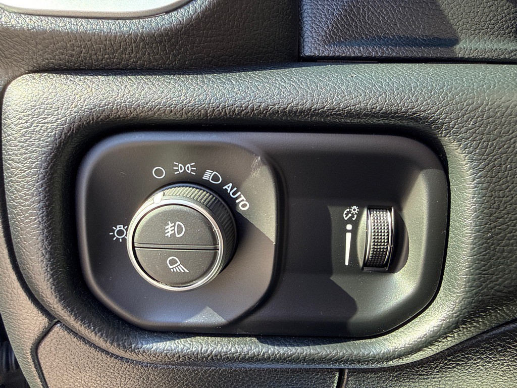2021 RAM 1500 Image 20
