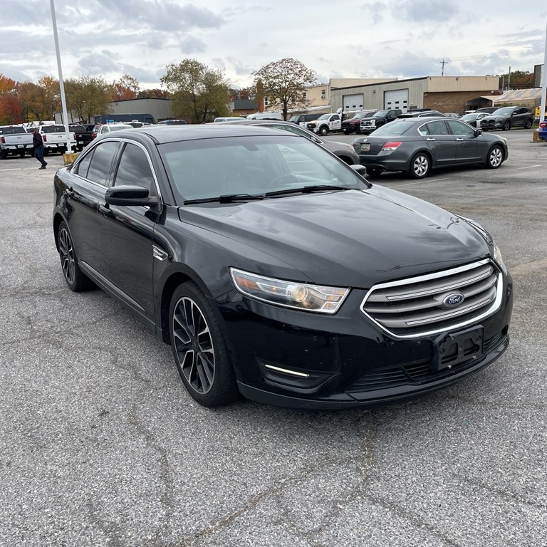 2018 Ford Taurus Image 1