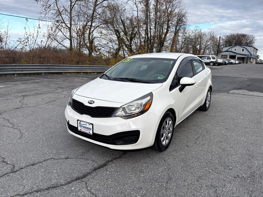 2015 Kia Rio Image 1