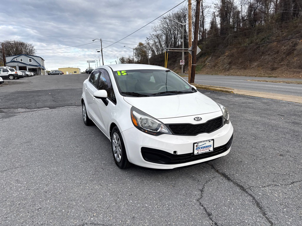 2015 Kia Rio Image 2
