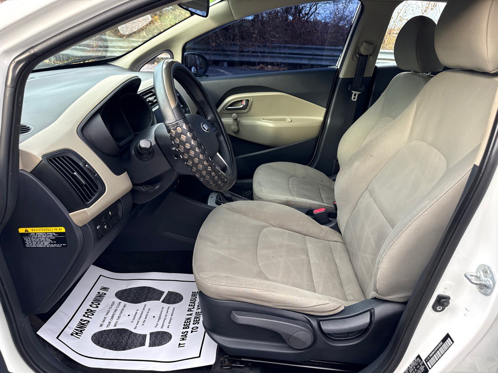 2015 Kia Rio Image 5