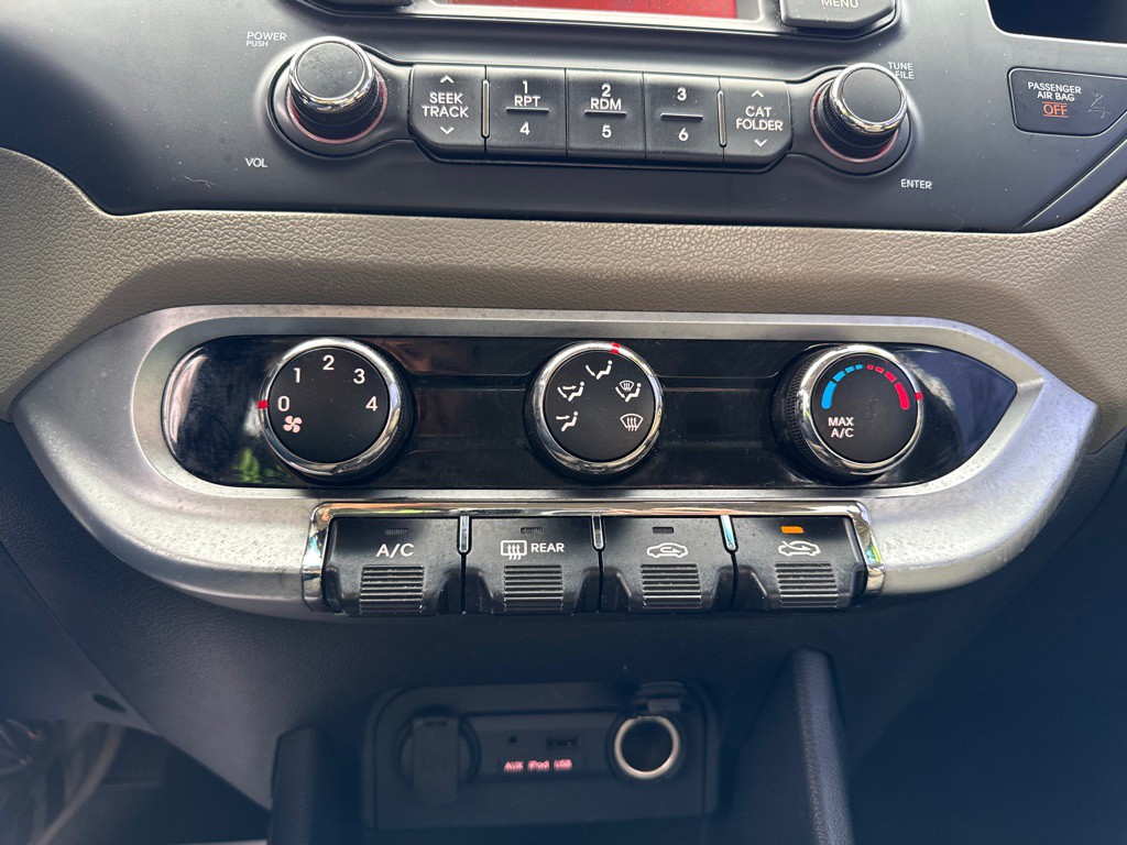 2015 Kia Rio Image 14